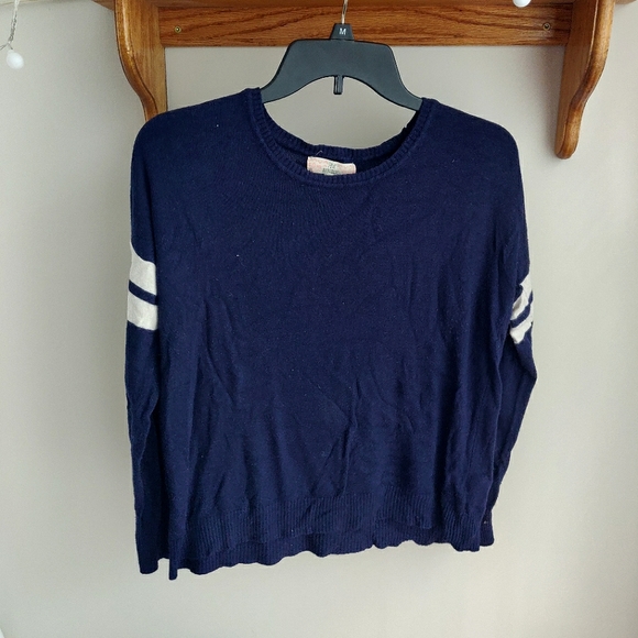 Dark blue light sweater